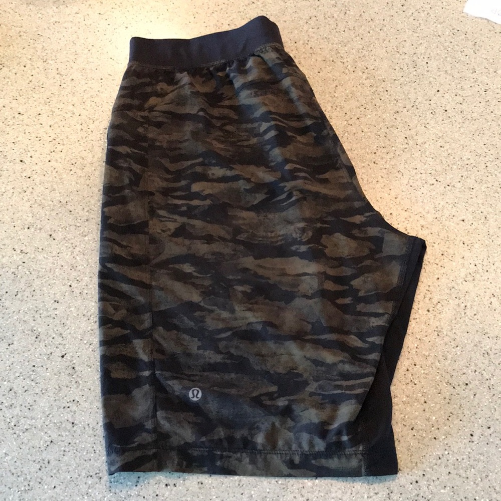 Lululemon T.H.E. Short Large 11”